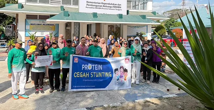 Peringati Hari Kependudukan Sedunia, BKKBN Sultra dan Alfamidi Bantu 25 Keluarga Berisiko Stunting