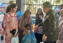 100 Keluarga Berisiko Stunting di Puuwatu Terima Bantuan Genting dari BKKBN Sultra