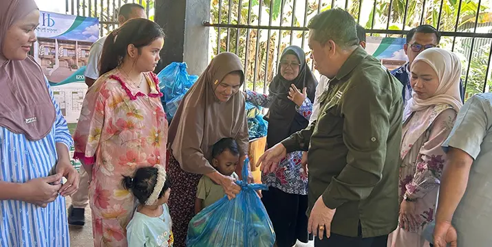 100 Keluarga Berisiko Stunting di Puuwatu Terima Bantuan Genting dari BKKBN Sultra