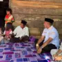 Bupati Muna Barat Beri Santunan Keluarga Korban Serangan Ular Piton