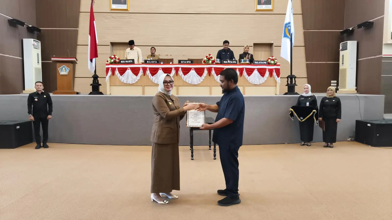 Raperda APBD 2025 Disetujui, DPRD Kendari Ingatkan Soal PAD, Utang hingga Pelayanan Publik