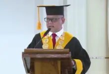 UHO Wisuda 752 Lulusan, Rektor Ingatkan AI Tak Bisa Gantikan Integritas