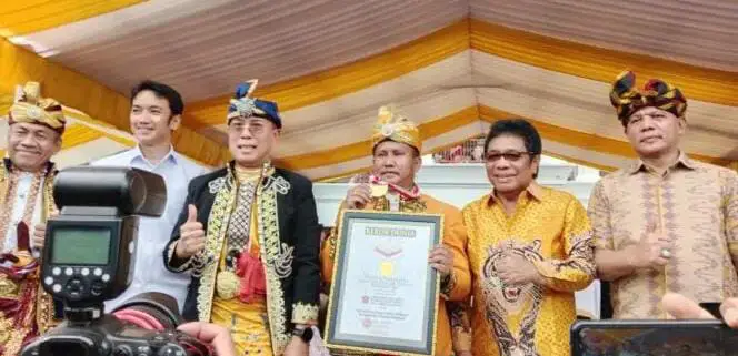 1.228 Dulang Haroa Pecahkan Rekor Muri Dunia pada Kegiatan KKMM Sultra