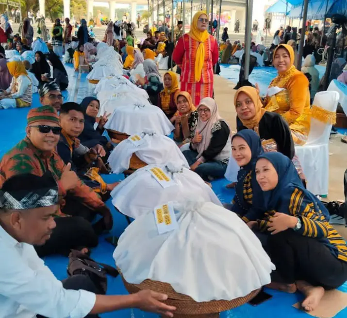 1.228 Dulang Haroa Pecahkan Rekor Muri Dunia pada Kegiatan KKMM Sultra