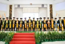 UHO Kukuhkan Delapan Guru Besar, PlT Rektor Tegaskan Profesor Harus Hadirkan Solusi Nyata bagi Masyarakat
