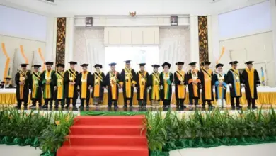 UHO Kukuhkan Delapan Guru Besar, PlT Rektor Tegaskan Profesor Harus Hadirkan Solusi Nyata bagi Masyarakat