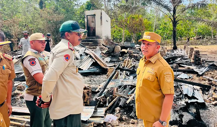 Temui Korban Kebakaran, Bupati Muna Barat Siapkan Modal Usaha