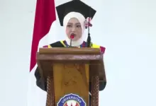 UHO Lepas 732 Lulusan, Nazwah Raih Gelar Wisudawan Terbaik dengan IPK 4,00