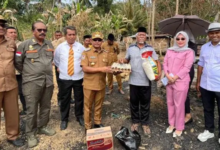 Korban Kebakaran di Muna Barat Terima Bantuan Perbaikan Rumah dan Modal Usaha Rp45 Juta