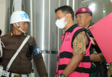 Salah satu tersangka, eks Kabid Minerba ESDM Sultra, HMI. Foto: Istimewa.