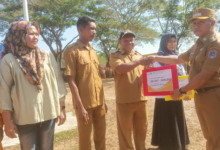 Pemkab Muna Barat Salurkan Bantuan Kelompok Nelayan, Pengolah dan Pembudiya Ikan