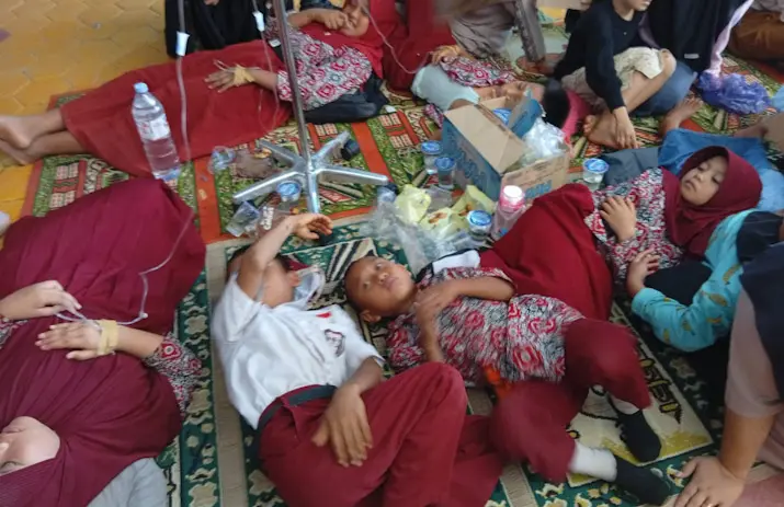BGN Sultra Lakukan Investigasi Usai Keracunan Massal di Angata, SPPG Desa Puao Diberi Garis Polisi