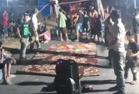 Jadwal Pilkades Ditunda, Warga Desa Puao Konsel Blokade Jalan hingga Lalu Lintas Lumpuh